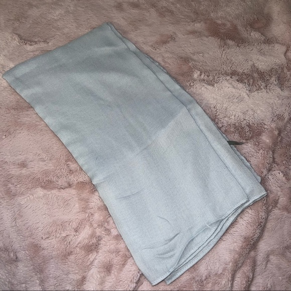 baby blue scarf - NWOT 💙 - Picture 3 of 5